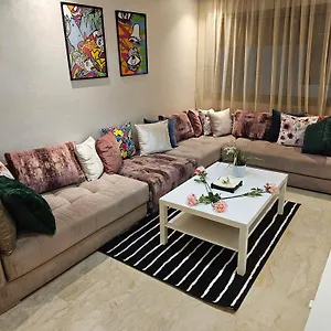 Luxury Living 3 Bedroom With Beautiful Balcony Space, Appartement Casablanca